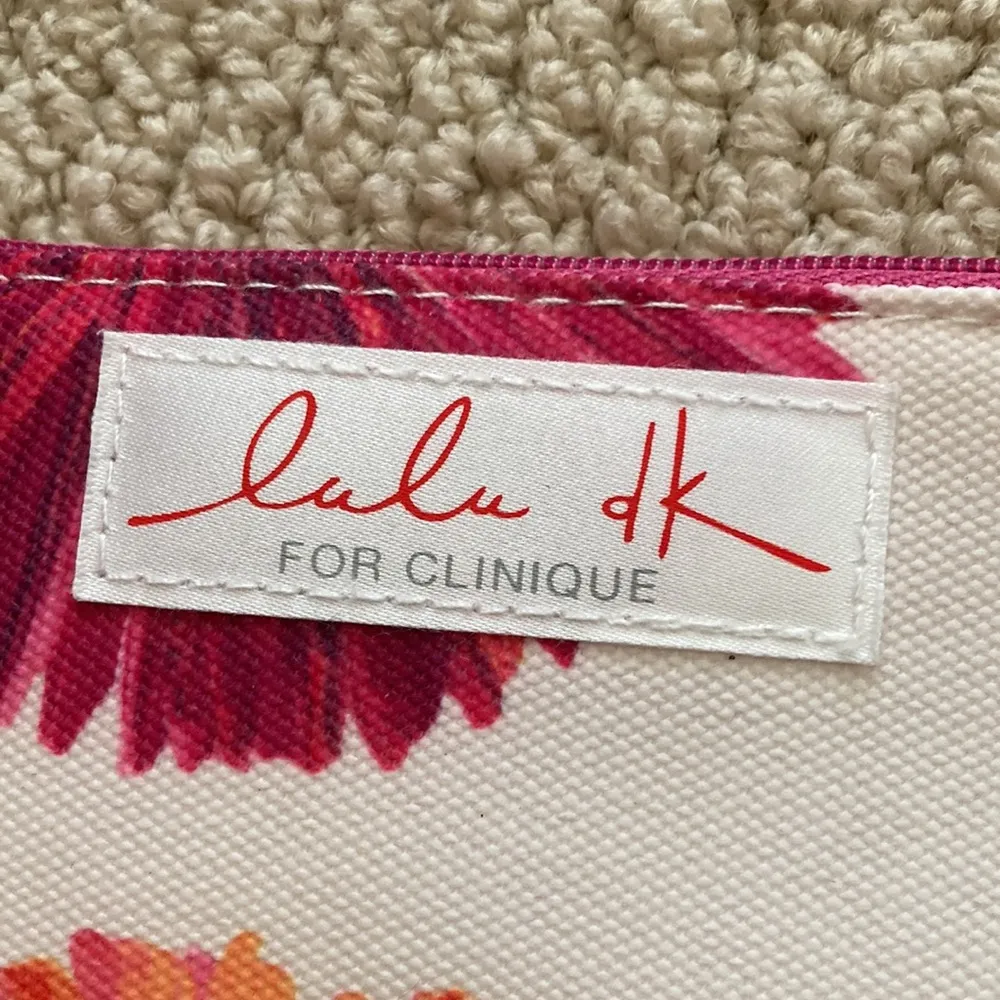 Lulu dK for Clinique Floral Small Pouch Zipper Bag Flowers Pink Red White EUC - Image 3