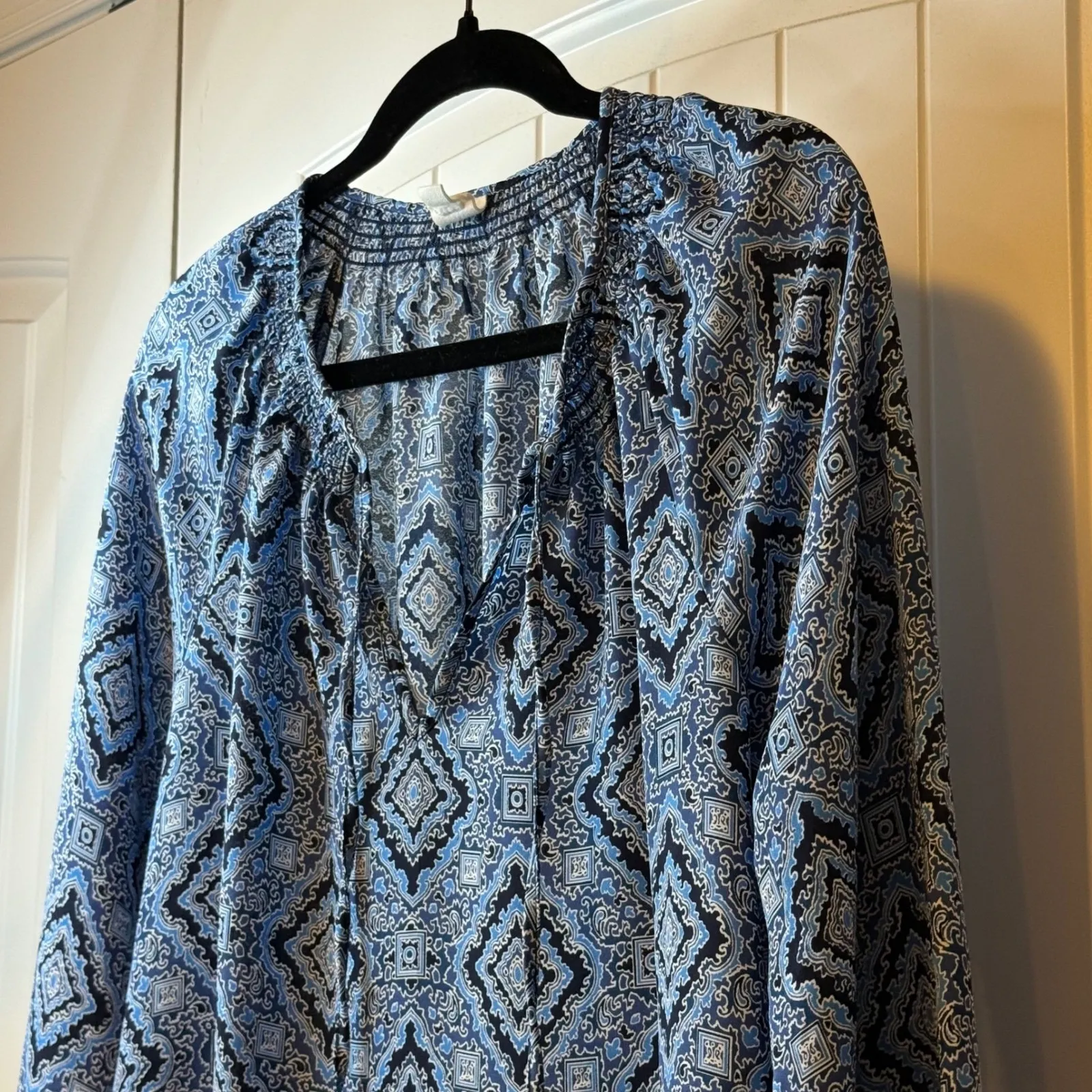 GAP Women‎ Blue Geometric Print V Neck Long Sleeve Smocked Blouse Top Size S # - Image 5
