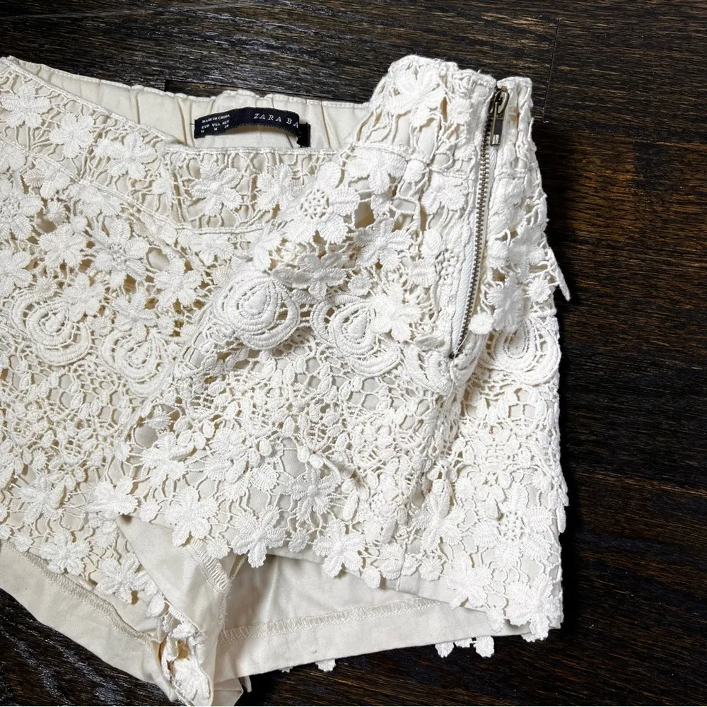 Zara Cream Lace Dressy Short Shorts - Image 5