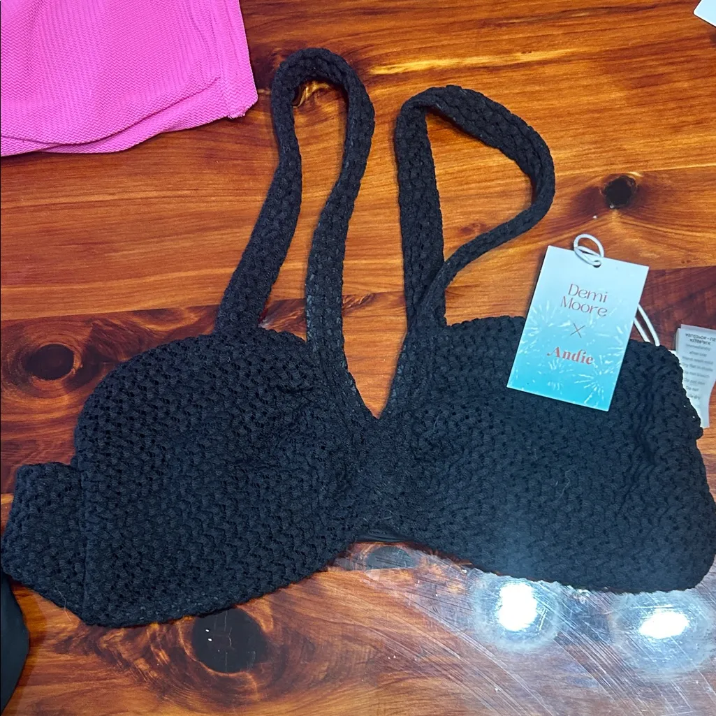 Bundle of four Andie Vicki tops - Image 2