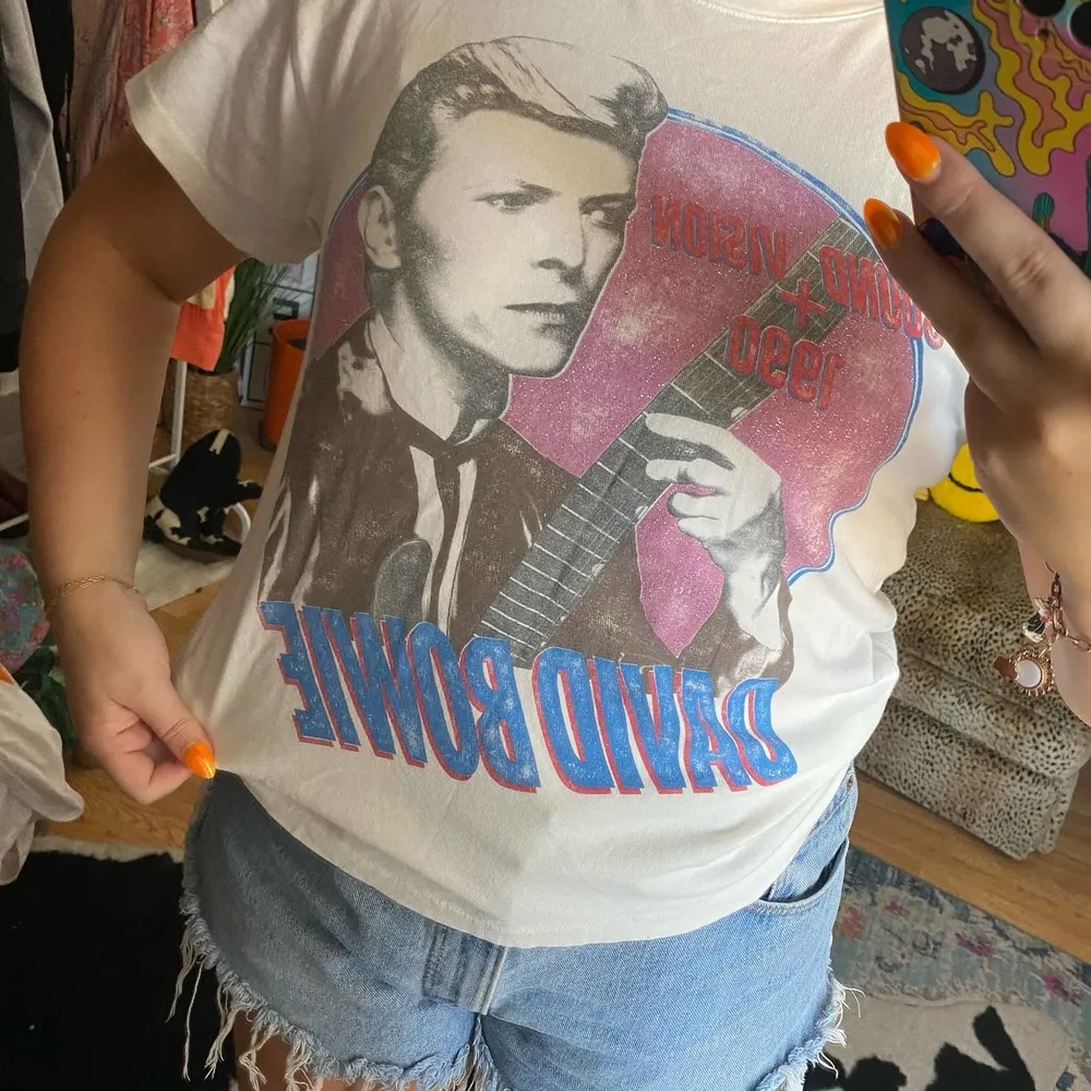 Daydreamer David Bowie Sound And Vision Tour Tee Size Small - Image 100