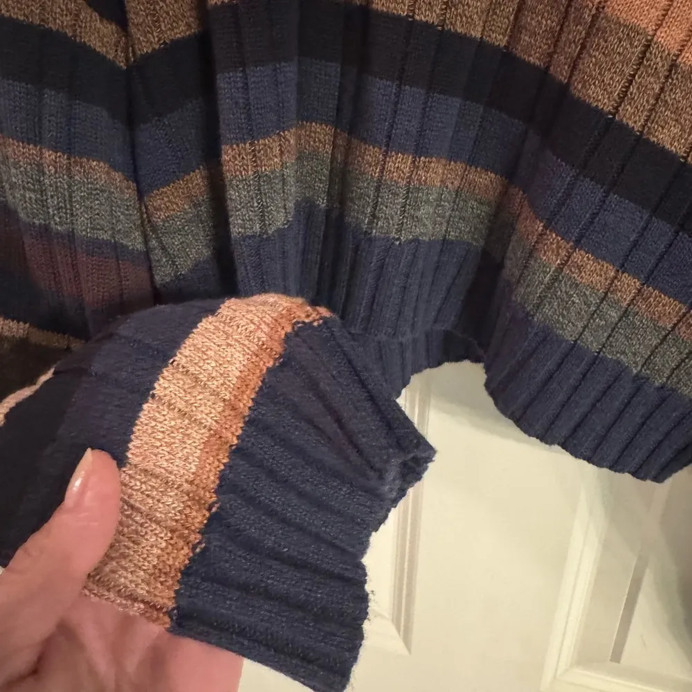 Le Lis Carson Striped‎ Cropped Sweater, Medium - Image 5