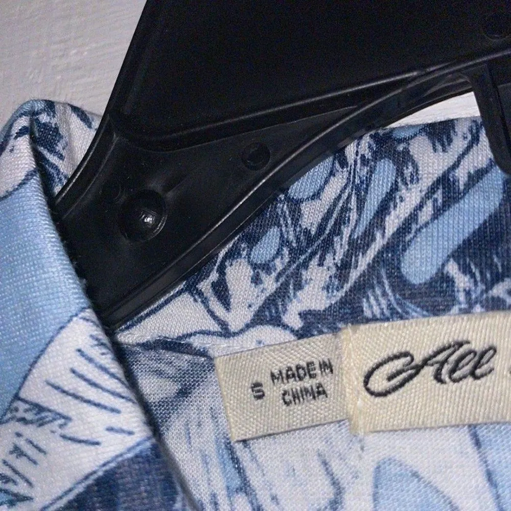 Nwt All in Love Top Womens Blue White Short Sleeve Button Shirt Casual small - Image 11