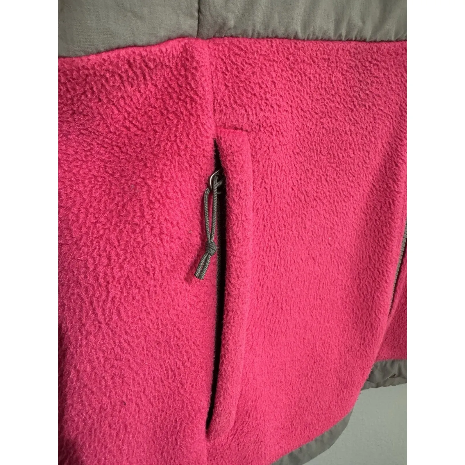 The North Face Women's Denali Polartec Full Zip Fleece Jacket, Red / Gray SIZE S - Image 6