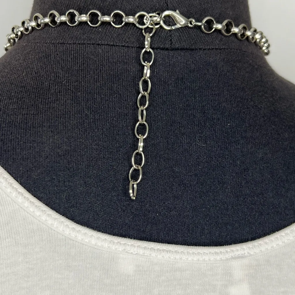 Beautiful big bold statement necklace bib silver - Image 2