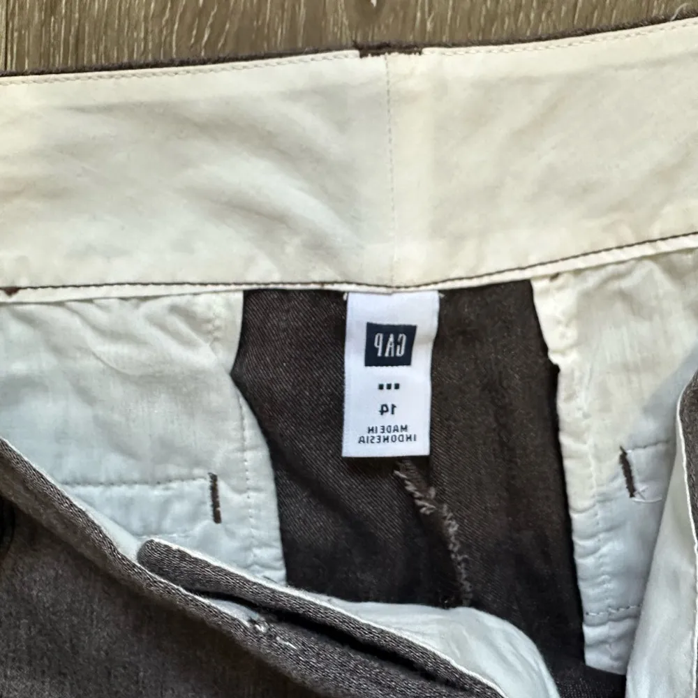 New GAP Gray Bermuda Shorts Modern Slim Fit - Image 4