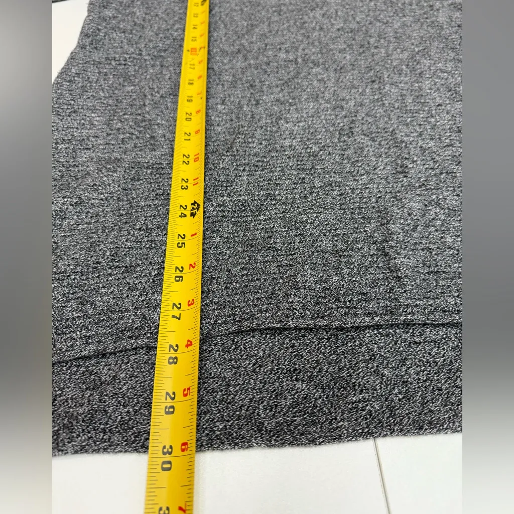 Old Navy Charcoal Knit V-Neck Sweater size L - Image 7