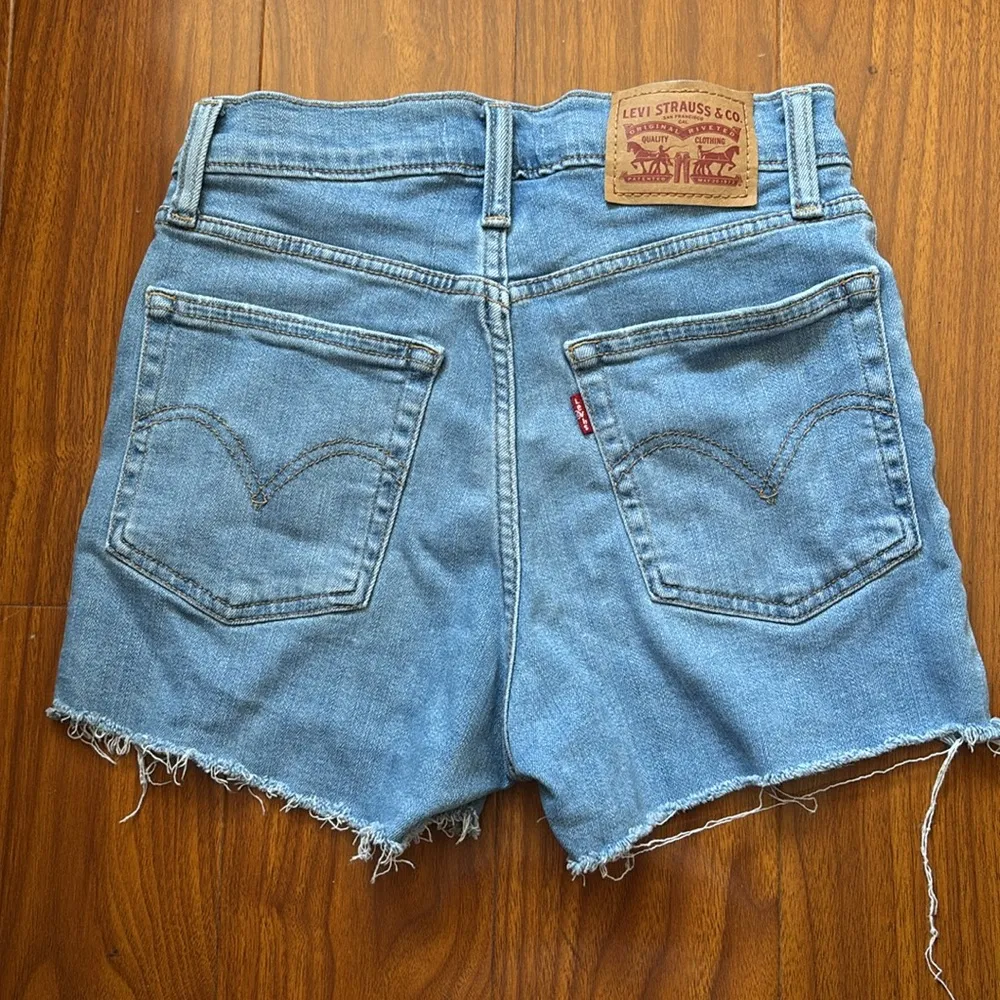Levi’s Stretchy Denim High Waisted Shorts - Image 3