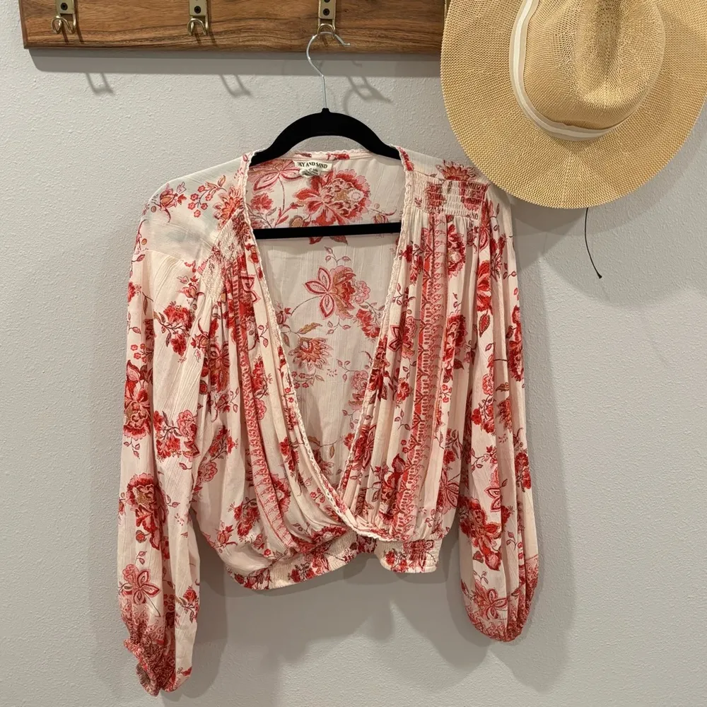 Sky and‎ Sand pink and cream blouse size Medium - Image 2