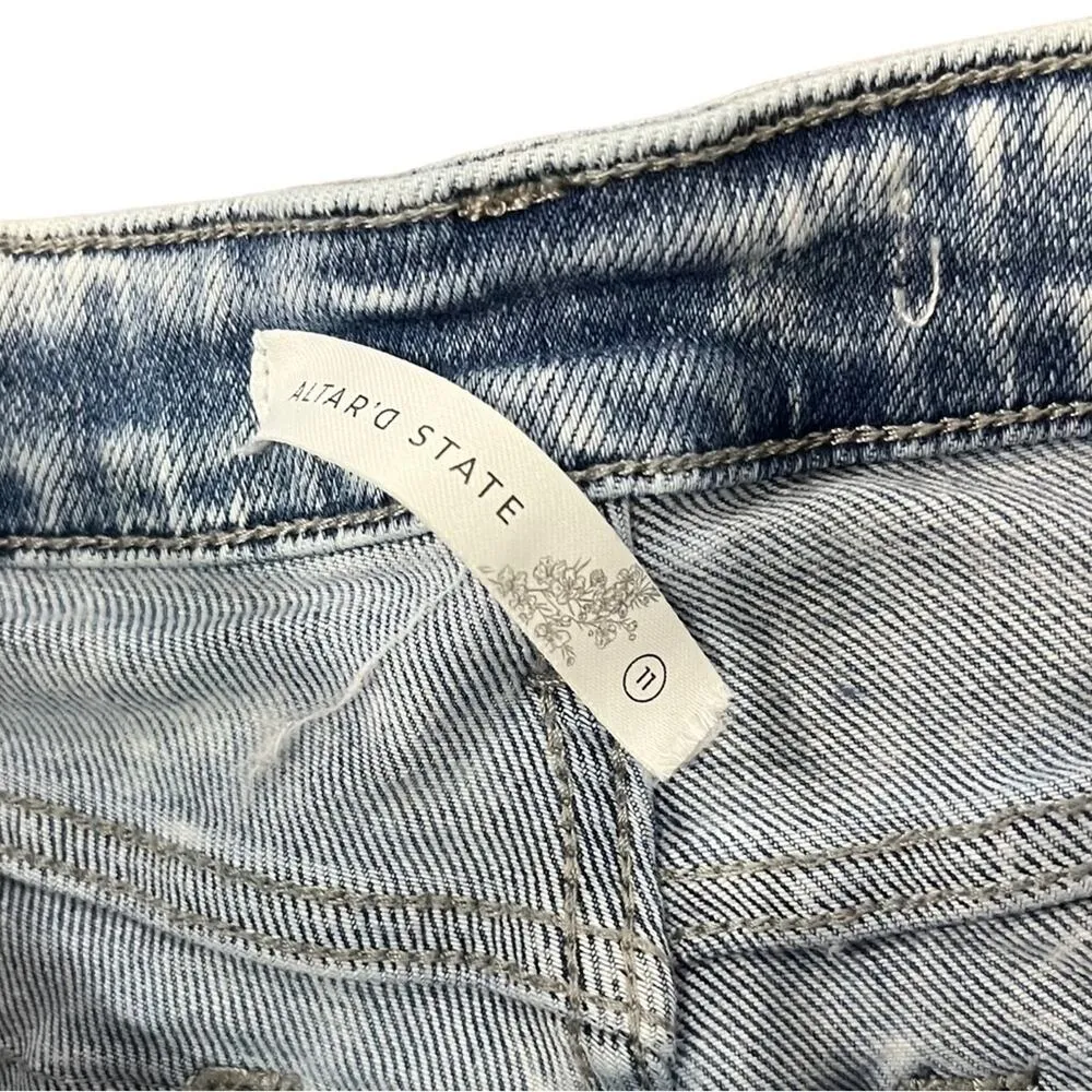 Altar'd State Jeans Womens Size 11 Distressed Frayed Hem Cut Off blue Light Wash - Image 8