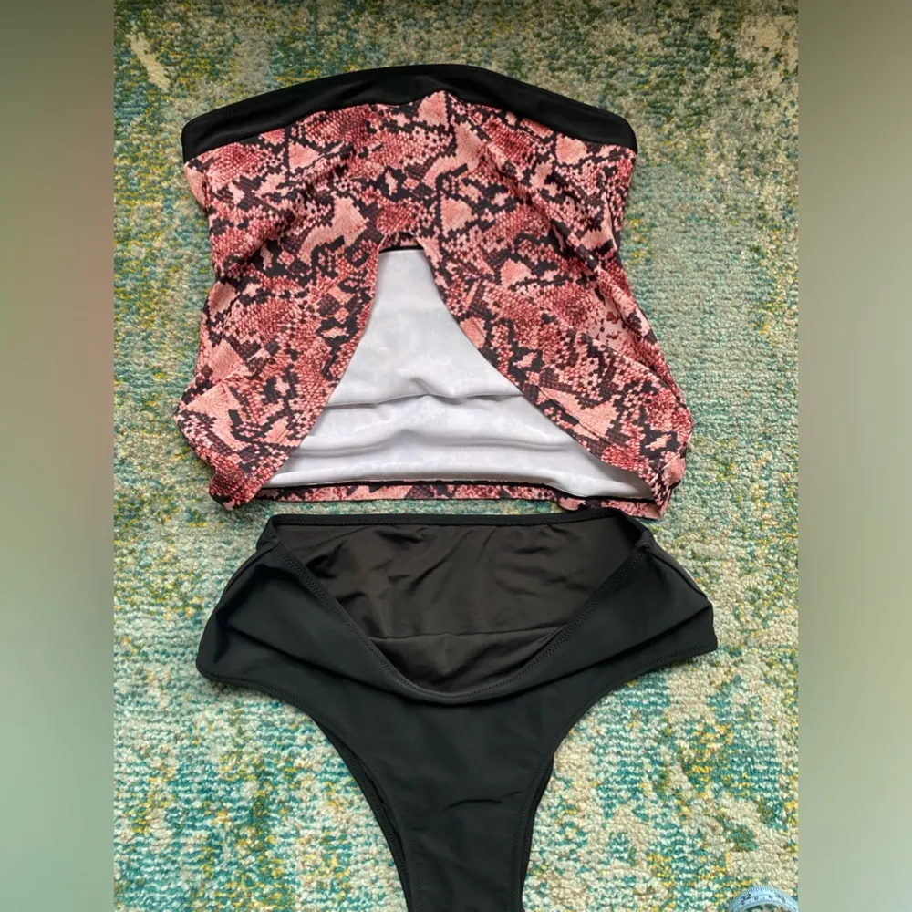 Beachsissi red black snakeskin strapless tankini swimsuit, size large - Image 9