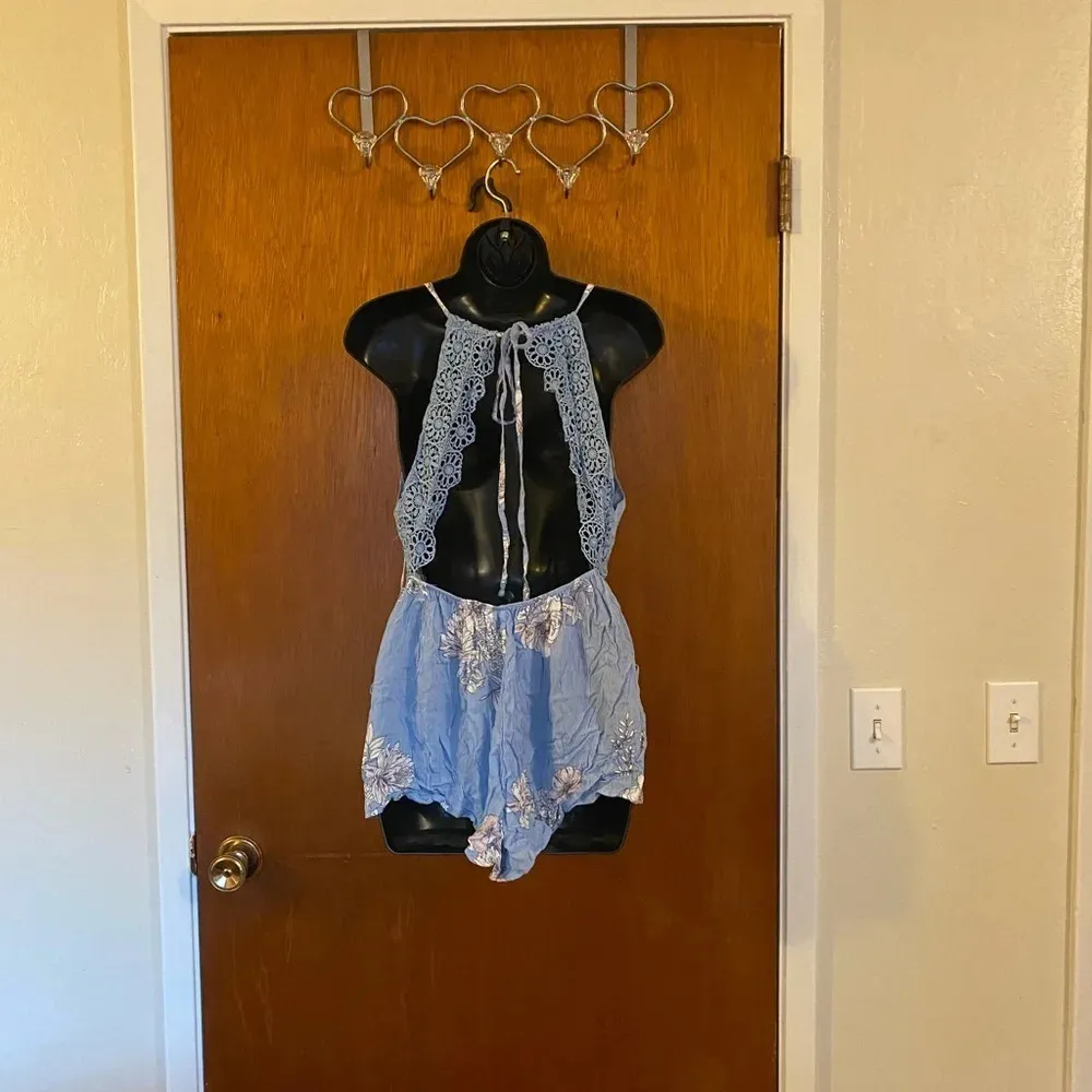 🆕 Adam Levine Light Blue Floral Romper - Image 10