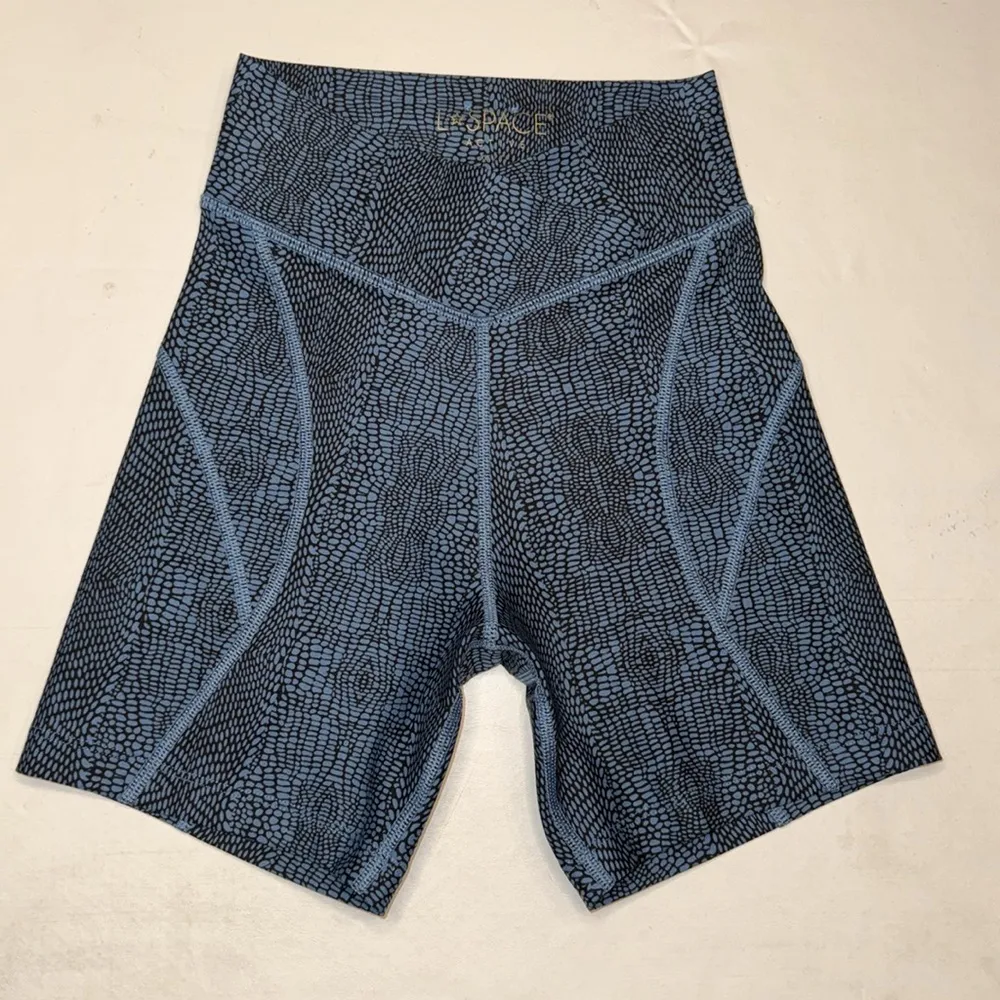 L*Space V Waist Biker Shorts, size XS NWOT - Image 3