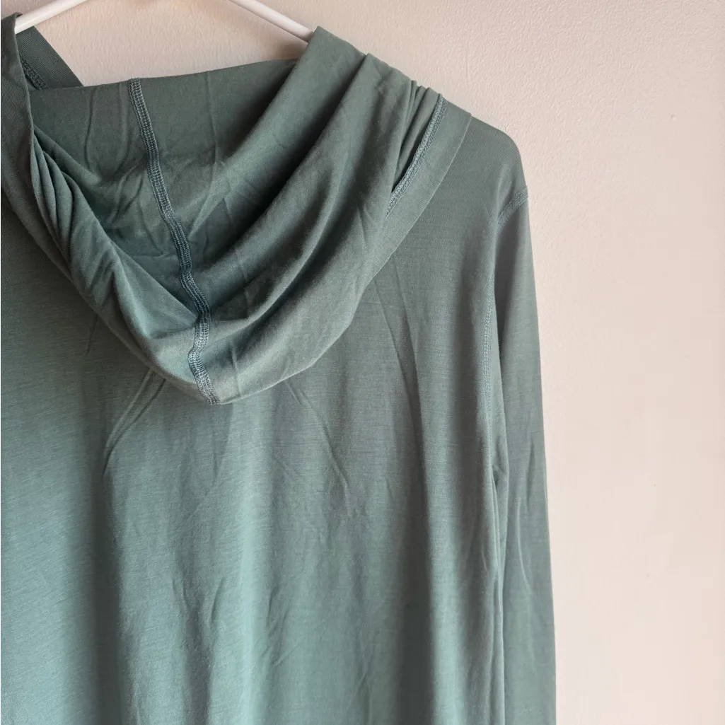 Women’s Old Navy Active Ultralite Go Dry Pullover with Hoodie Size XL - Image 7