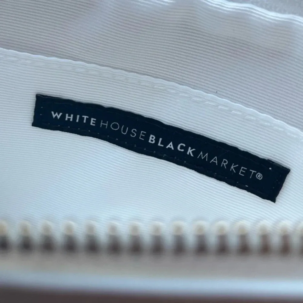 White House Black Market • NWT Hydrangea Pouch Wristlet - Image 7