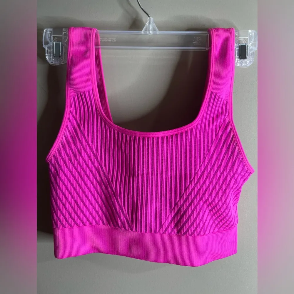 Fabletics Alexis low impact sports bra size small - Image 5