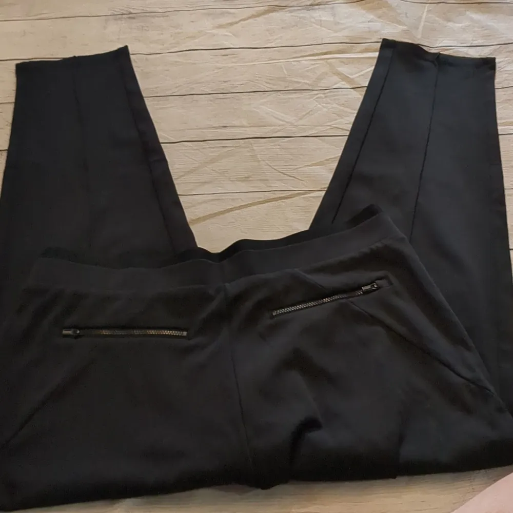 Athleta Venice pintuck pull on pants size medium - Image 3