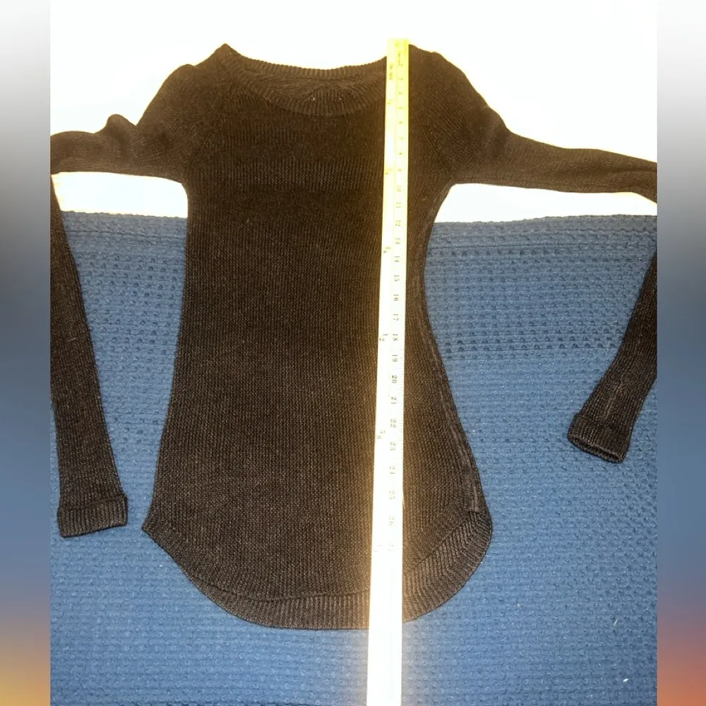 LULULEMON Sweater Long Sleeve Crewneck Gray Women's Sz 4 w Cashmere Outdoor - Image 4