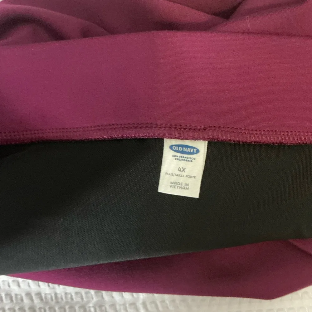 Red Midi Pencil Skirt with Pleated Design - Image 4