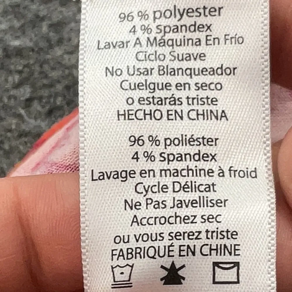 LuLaRoe Irma High Low Oversized Tunic Blouse Size Medium Red Floral Rose Paisley - Image 5