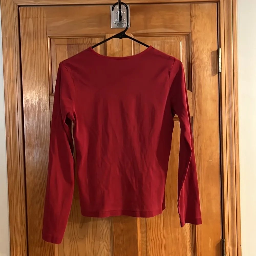 Old Navy women’s size medium red top jersey - Image 3