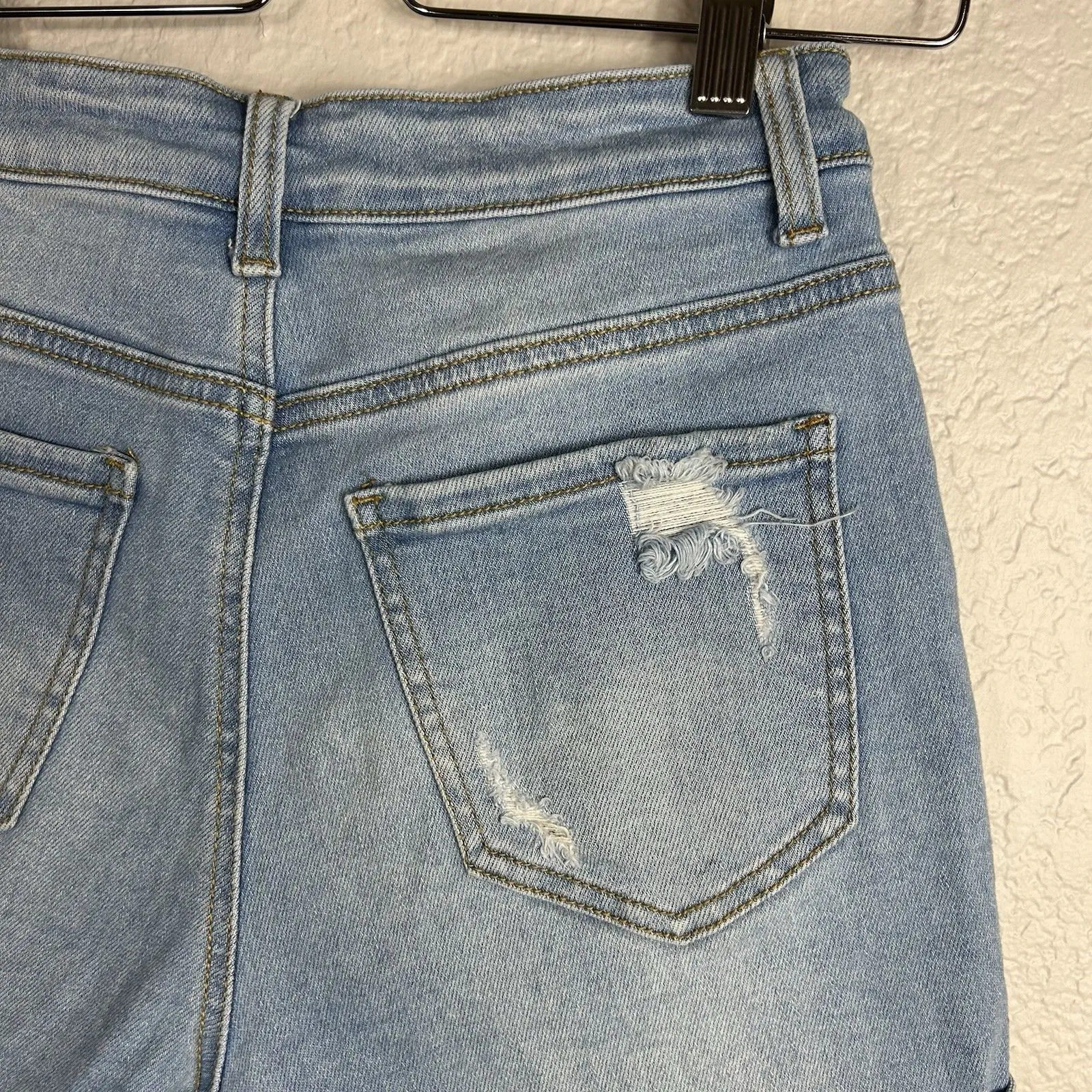 Wax Jean Collection Women's Distressed Cuff Leg  Blue Jean Shorts Size S - Image 3