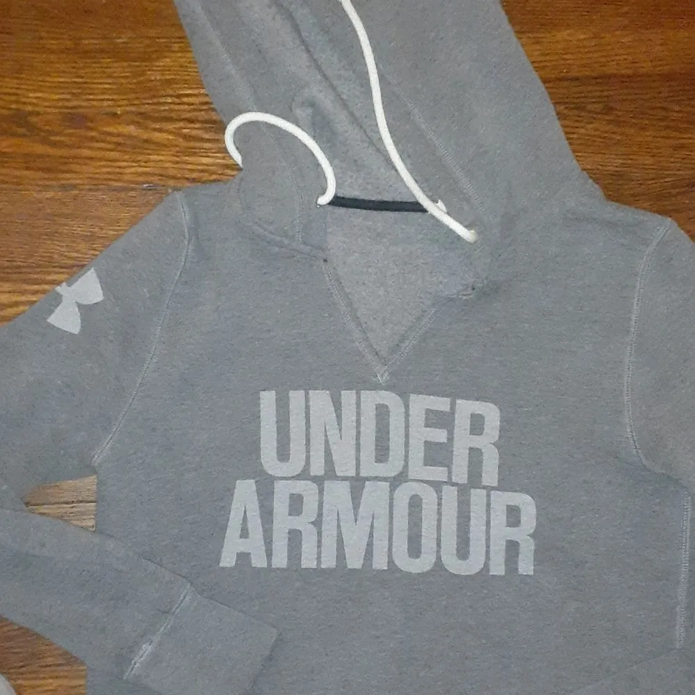 Under Armour Hoodie SIZE XS - Image 3