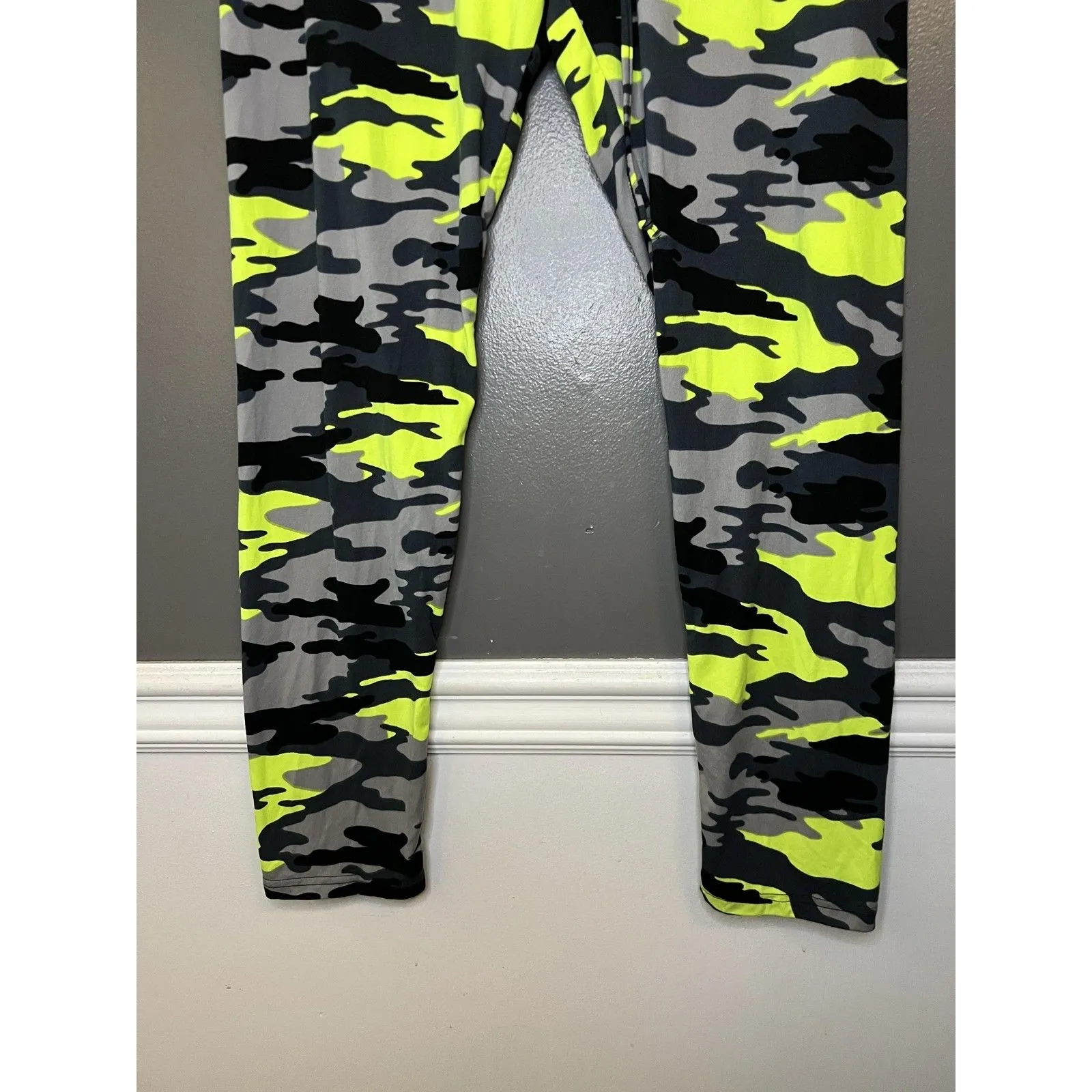 Roma Concept Hoodie Pants Set Womens 1X Neon Camo Gray Black Soft Loungewear - Image 9