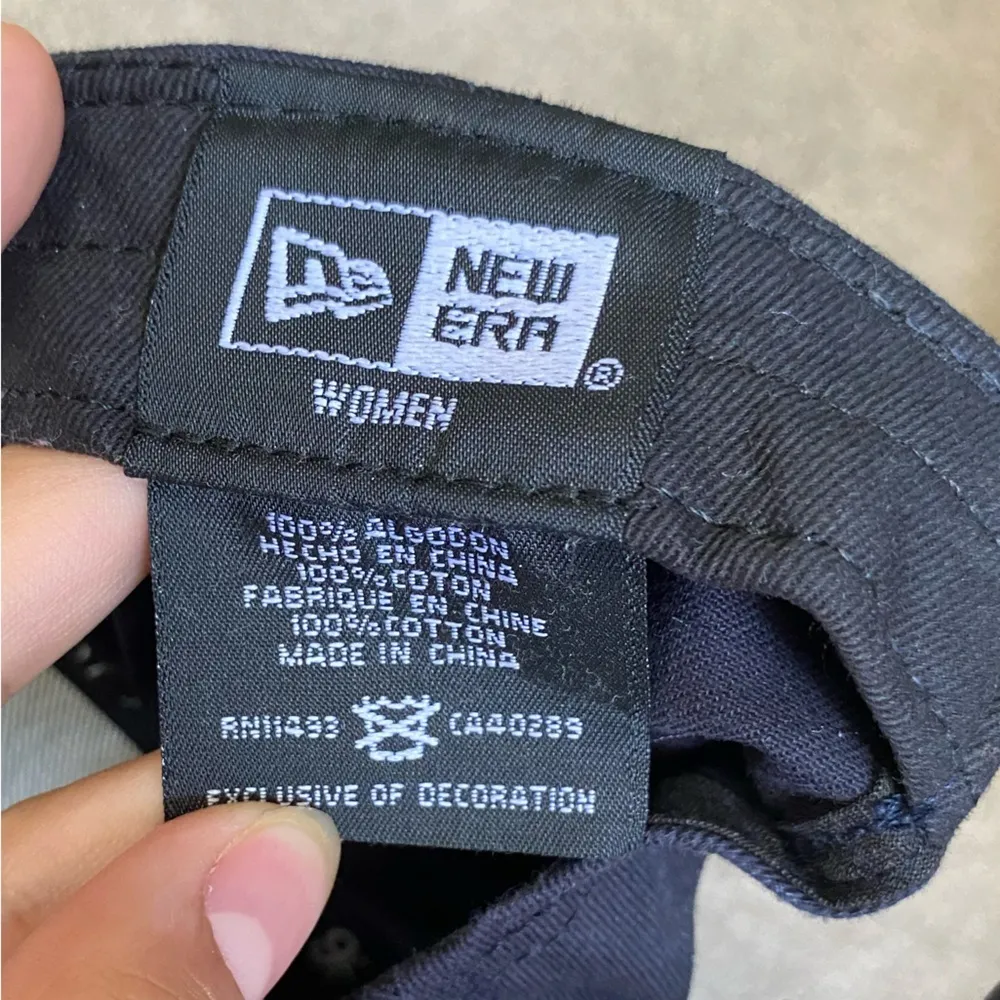 New Era Women’s Seattle Mariners Baseball Hat Silver - Image 4