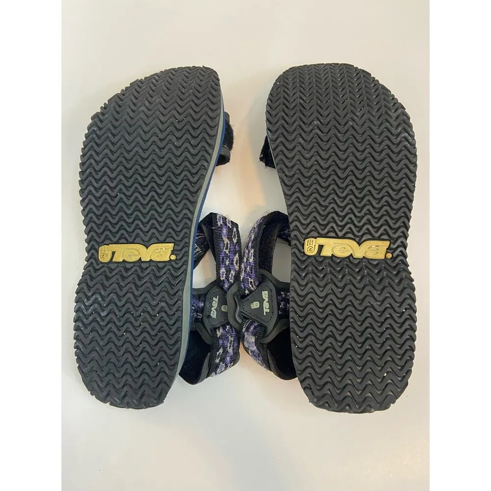 Tevas Womens size 8 Hiking sandals - Image 4