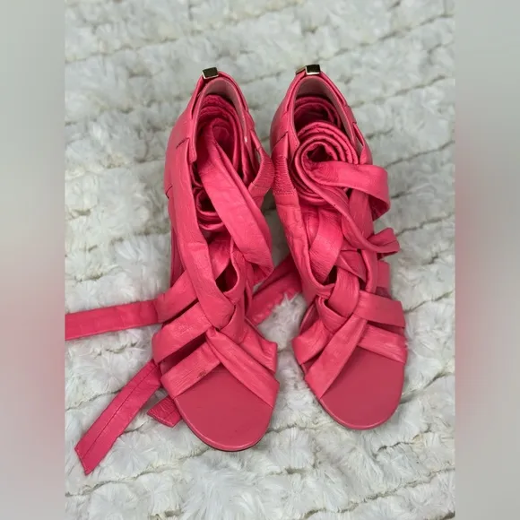 Tory Burch  Pink Sandals with Elegant Straps - Image 2