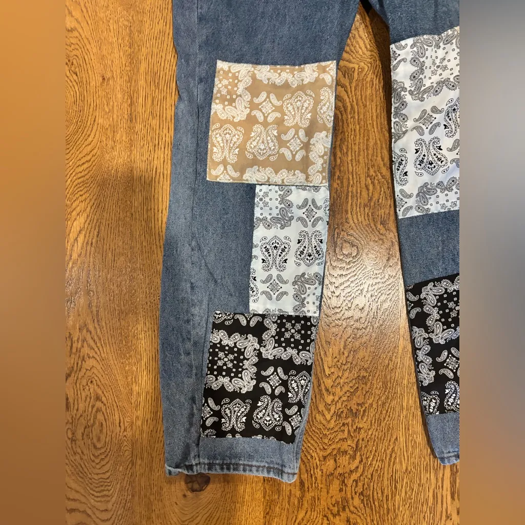 Simple Society Super High Rise Baggy Med Wash Mom Jean - 9/30 - Image 2