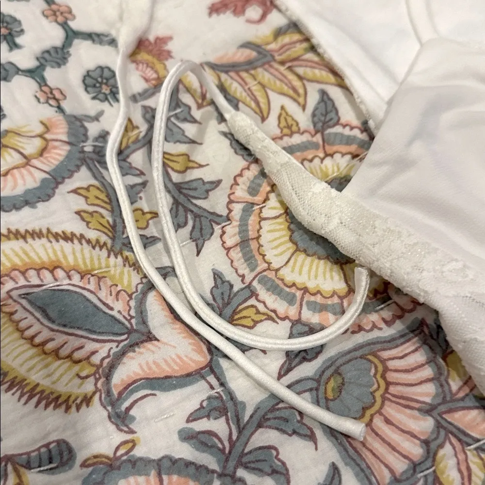 TIGER MIST Campbell White Lace Shoulder Tie Crop Top - Image 4