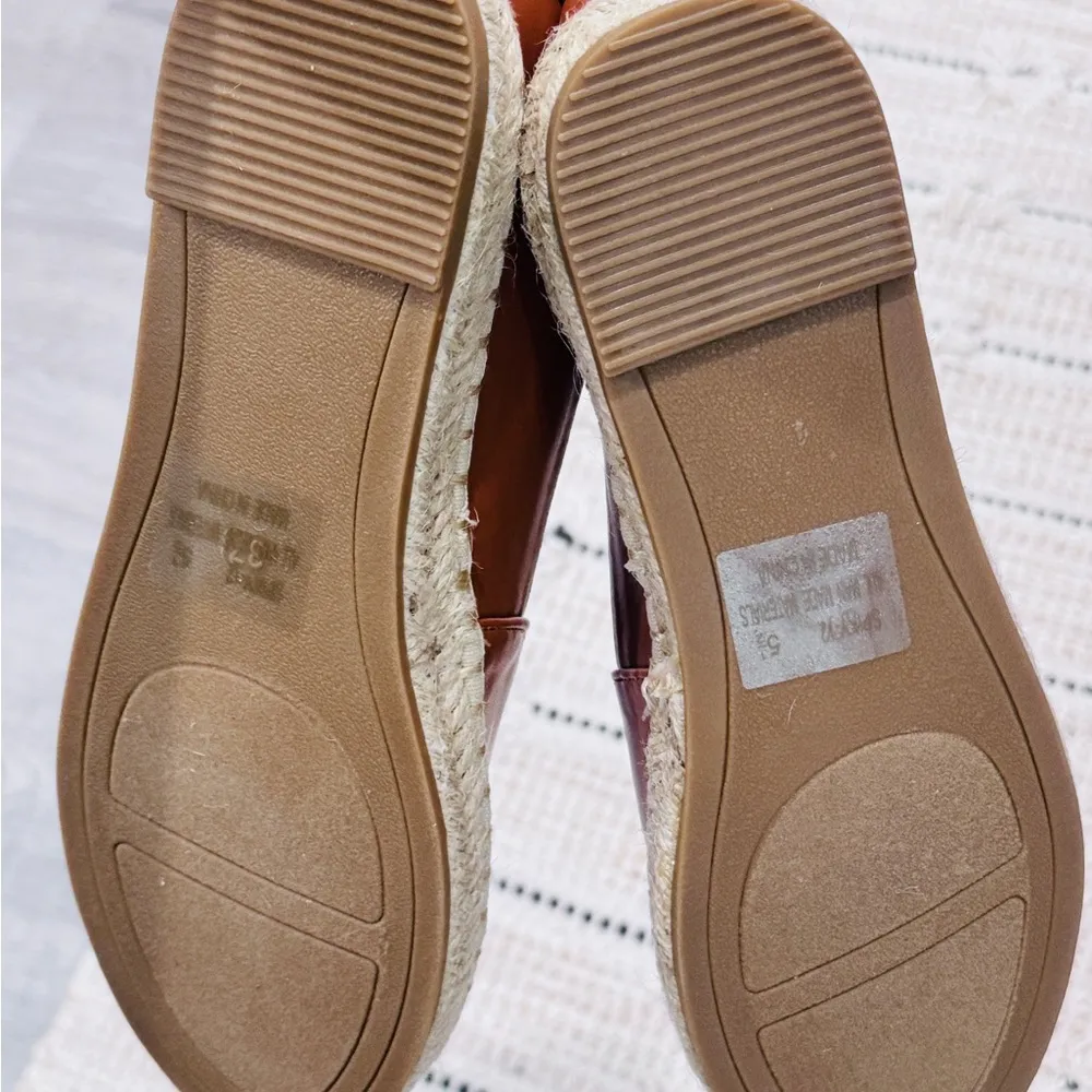 Brown Studded Women's Shoes Size 5.5 - Image 3