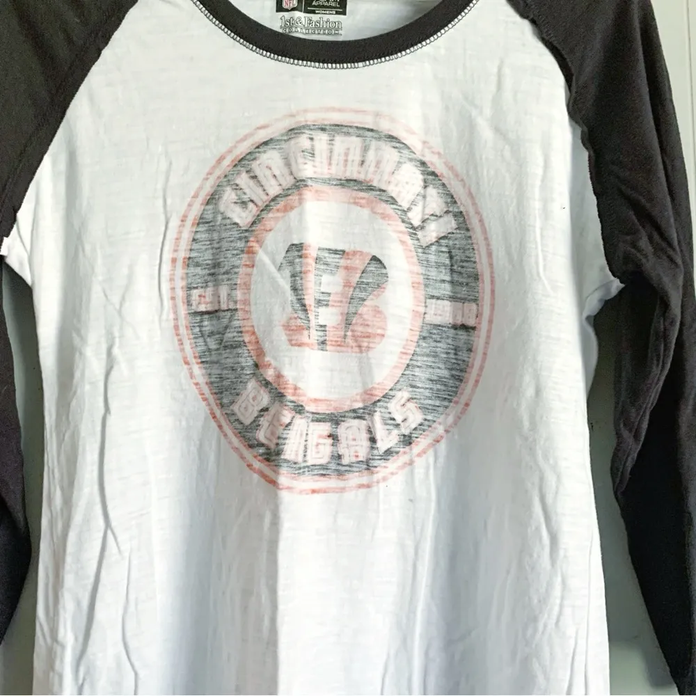 NFL Team Apparel Inside Out Cincinnati Bengals Raglan Graphic Tee M - Image 3