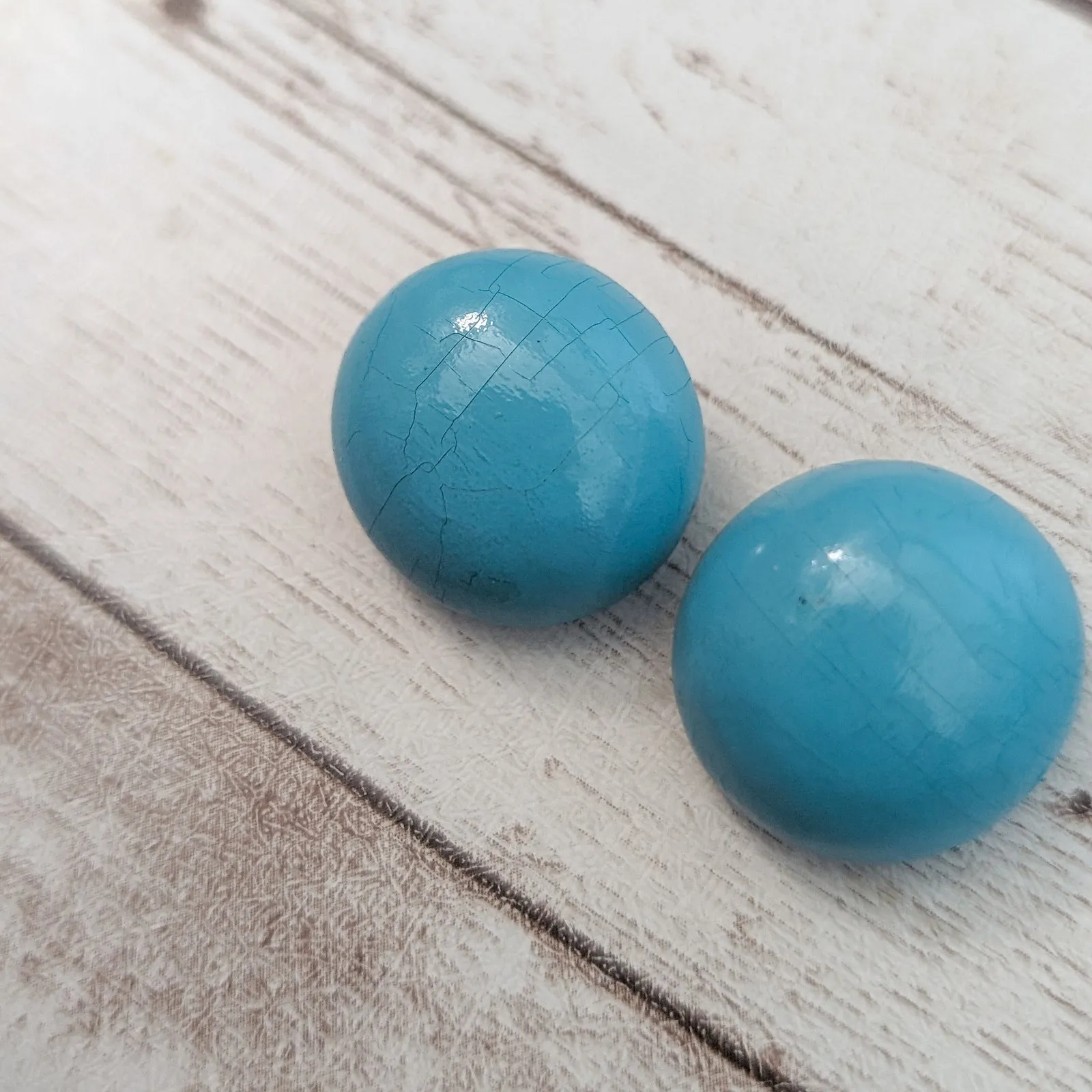 Vintage Clip On Earrings - Image 5