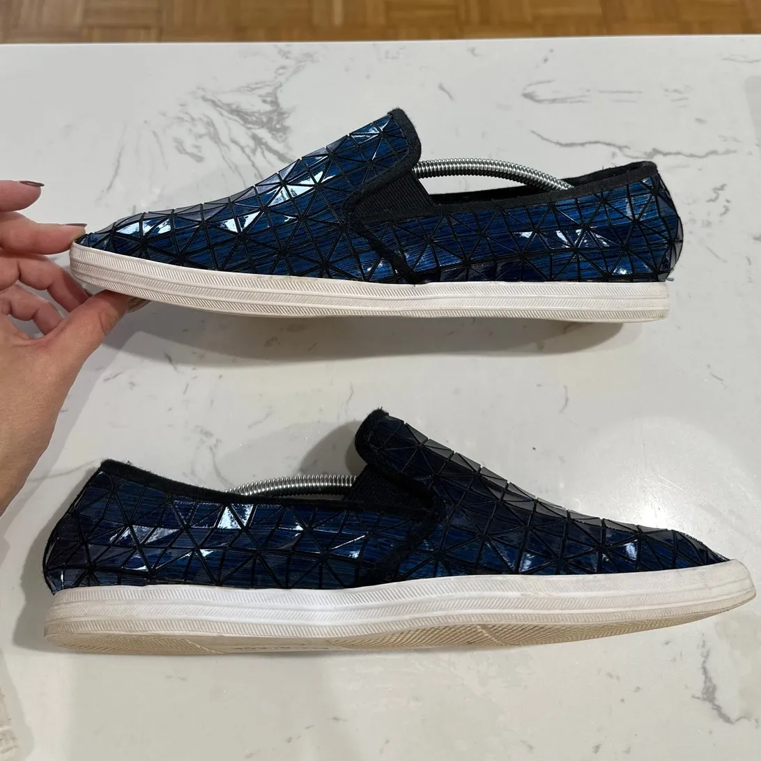 All Black Blue Holographic Geometric Pointed Toe Slip On Shoe, Size 40, EUC - Image 2