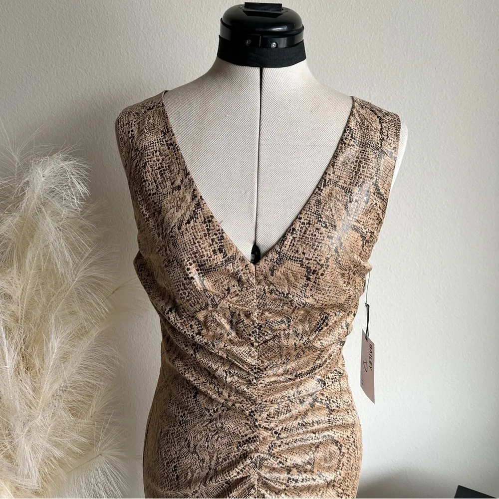 NWT  Sleeveless Neutral Tan Snake Mini Dress - Image 4