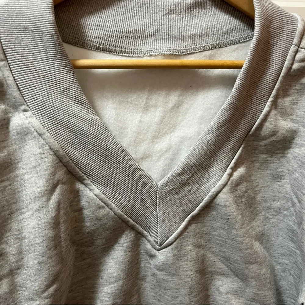 Women's v neck grey oversized sweater XXL cuffs at sleeves and bottom 26" length Gray Size 2X - Image 3