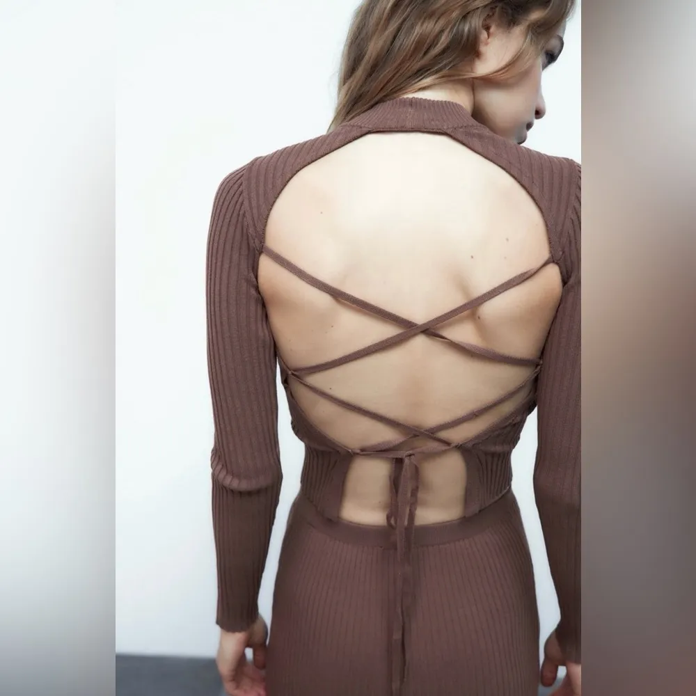 ZARA  Brown Long Sleeves Round High Neck Open Back Rib Adjustable Top Size L - Image 3