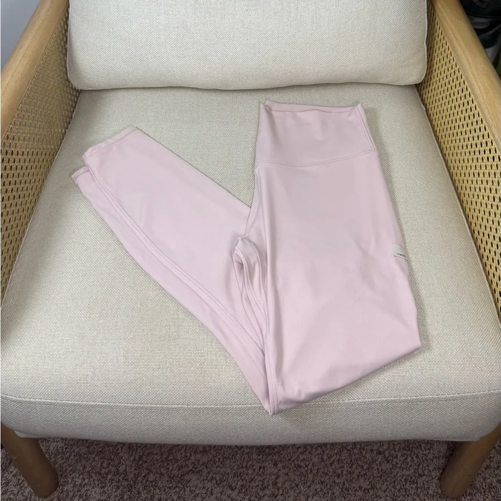 Vuori  AllTheForm Leggings 25.5" Size medium - Image 3