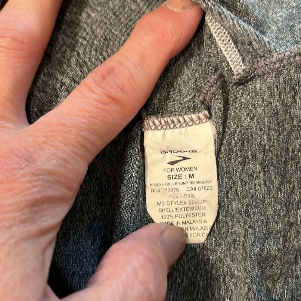 Brooks women’s racer back running tee - Image 3