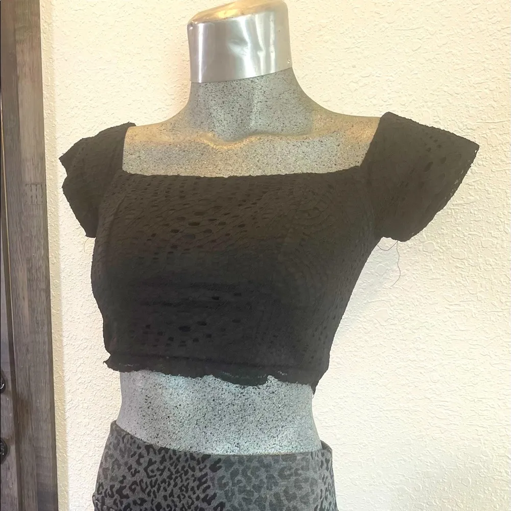 Lace Cold Shoulder Crop Top Size 3 (S) - Image 9