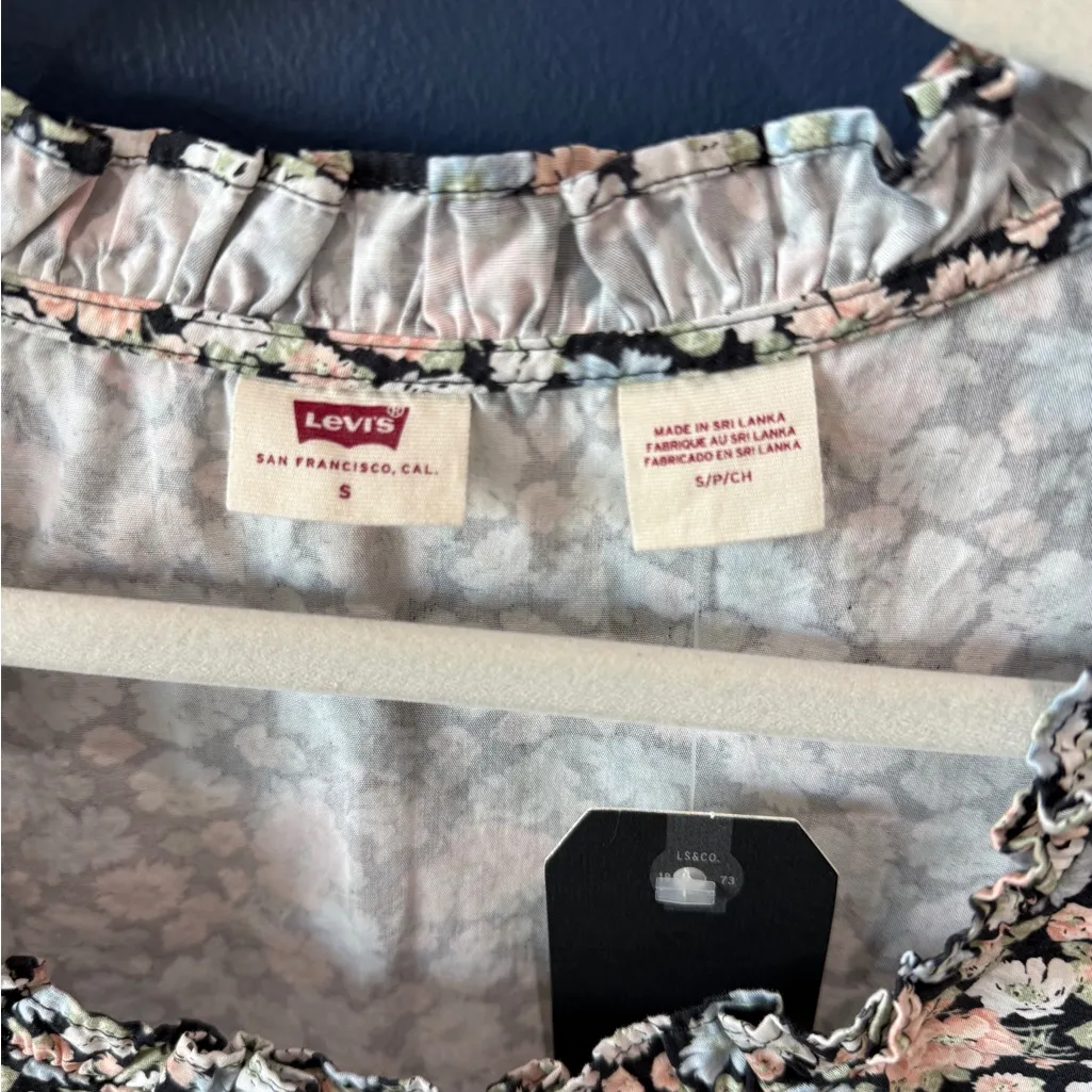 Levi's Louise Smocked Crop Top in Vanessa Floral Size small new with tags - Image 11