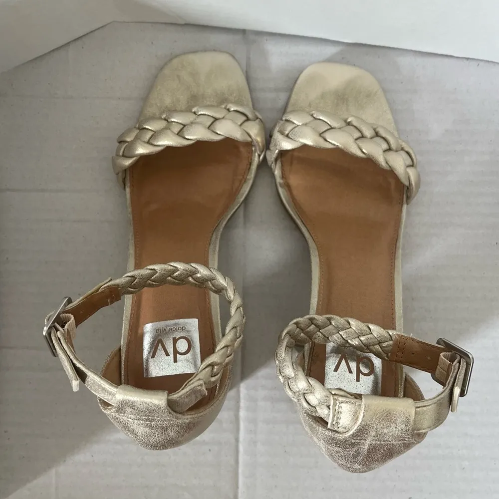 DV Dolce Vita Hassa Elegant Gold Braided Block Heel Sandals Women’s 9 Buckle - Image 6