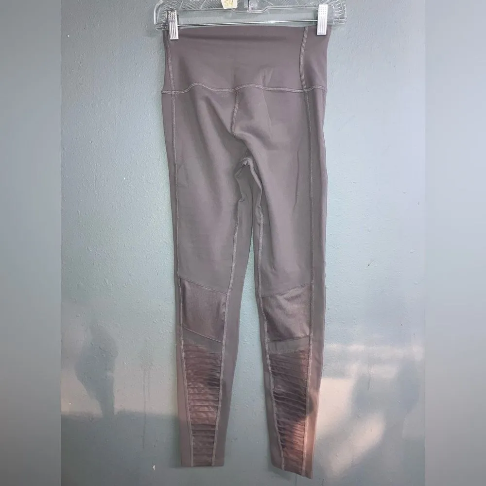 ❌ALO Grayish purple High-Waisted moto Leggings small - Image 3