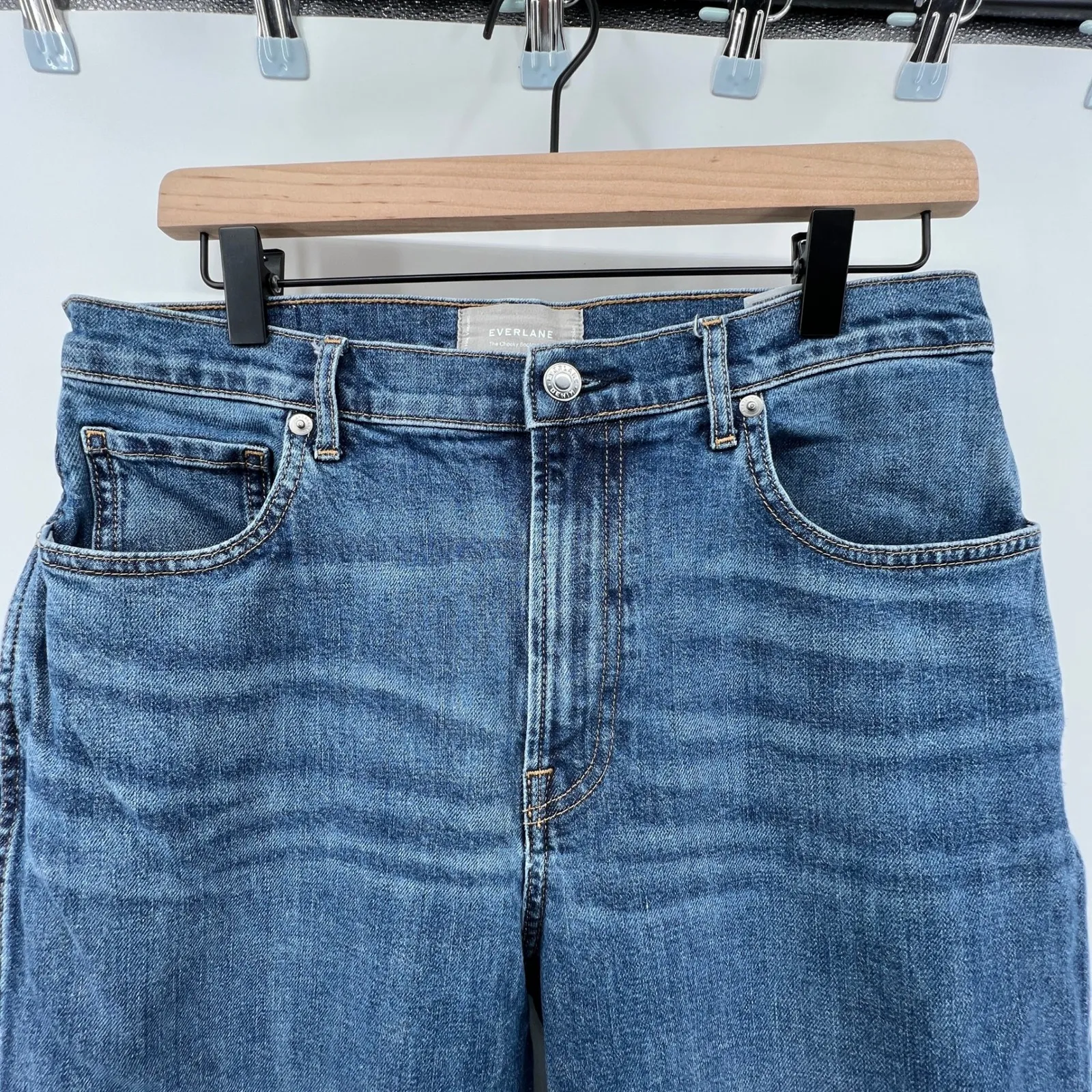 Everlane Women 31 Regular The Cheeky Bootcut Jean Denim Frayed Hem‎ Medium Wash - Image 3