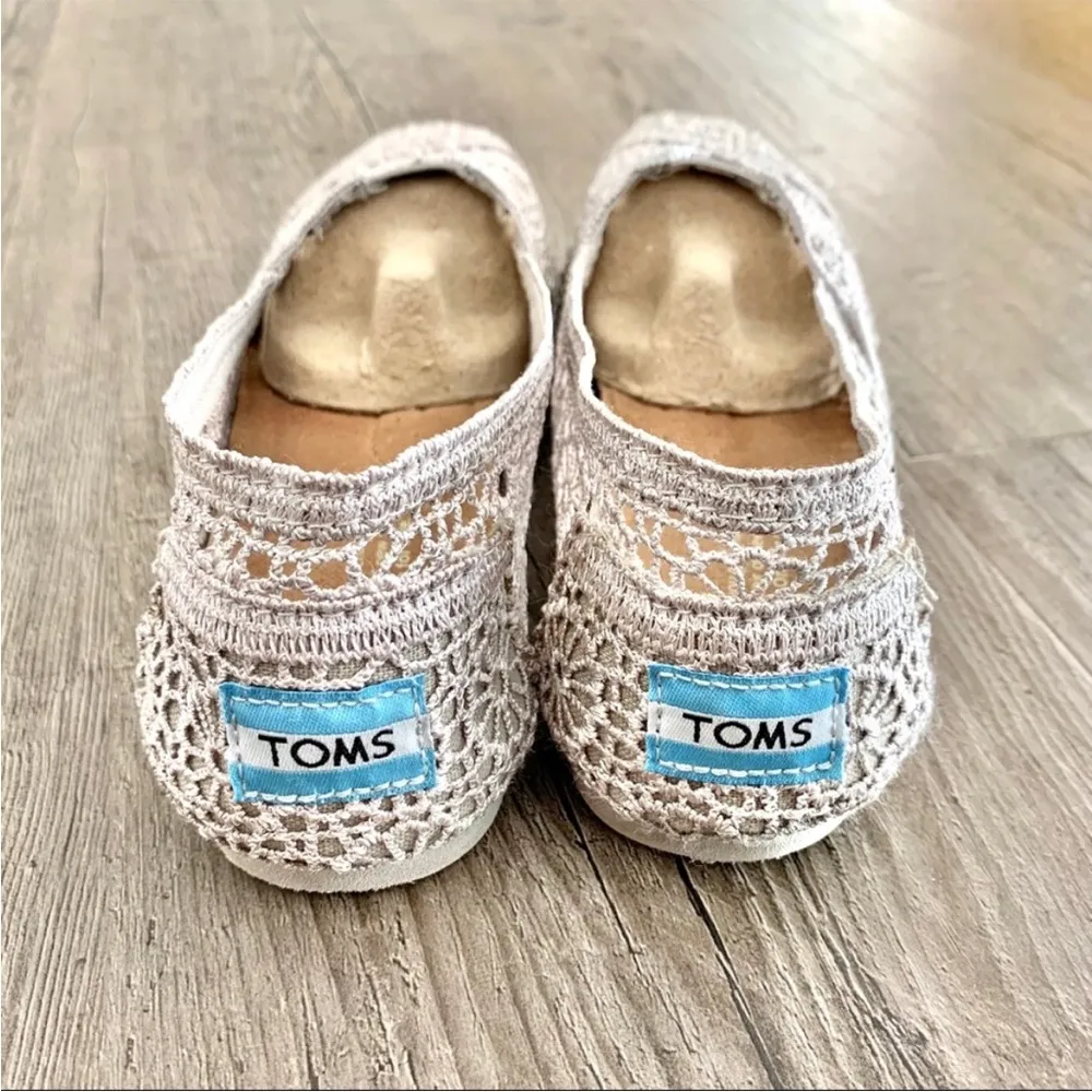 TOMS Classic Silver Morocco Crochet Flats 6.5 - Image 5