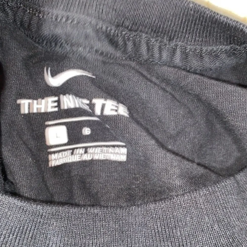 Nike Air flamingo T-shirt size large - Image 5