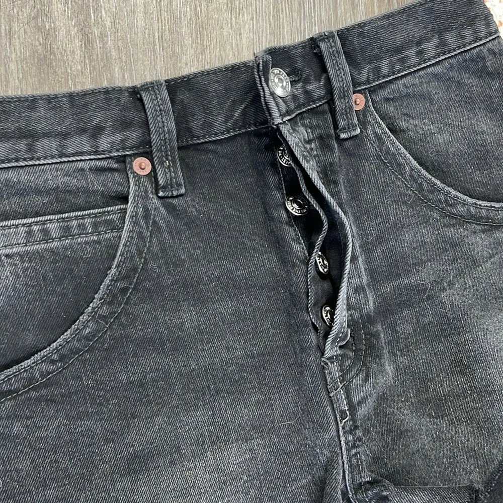 Free People Taliesin Washed Black Cut Off Shorts Size 25 - Image 9